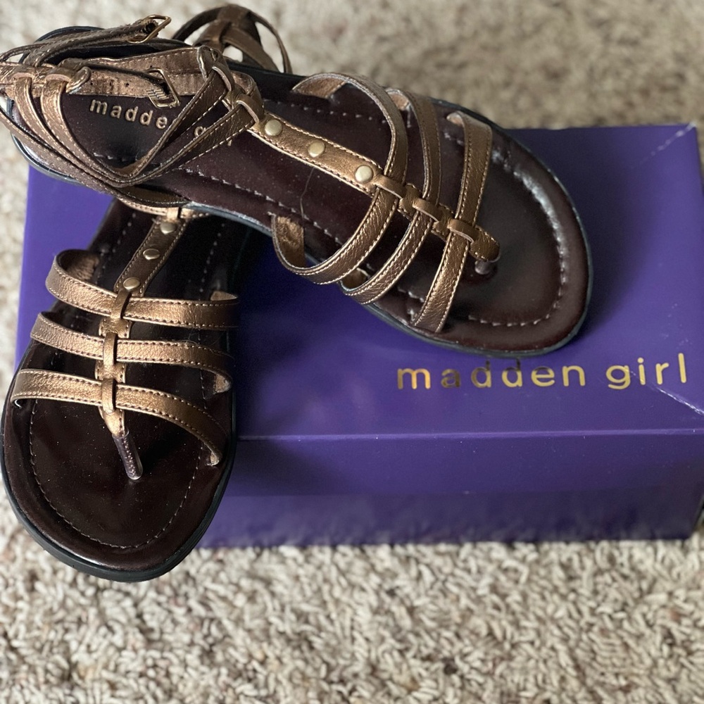 Madden Girl Sicilly Bronze Sandels